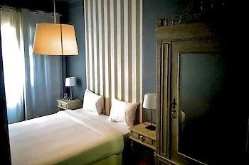 Wallis Sao Bento Lisbon